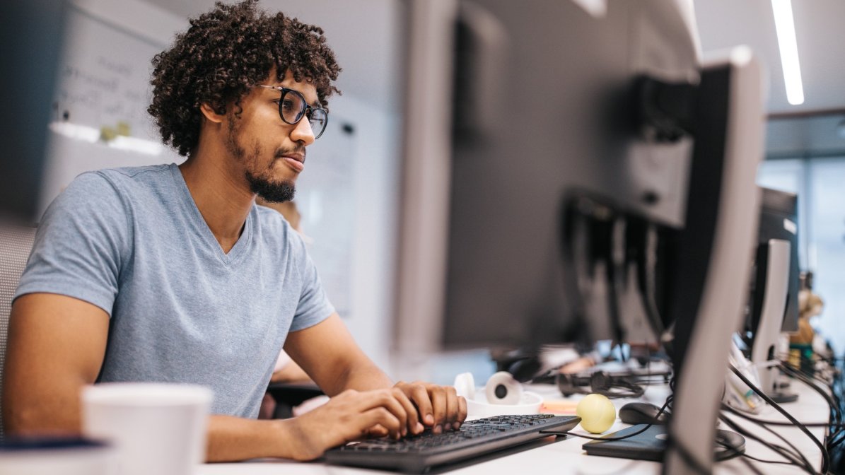 Apprentice at computer studying